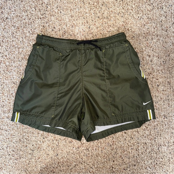 Vintage Green Nike Shorts Womens Small - Picture 2 of 5